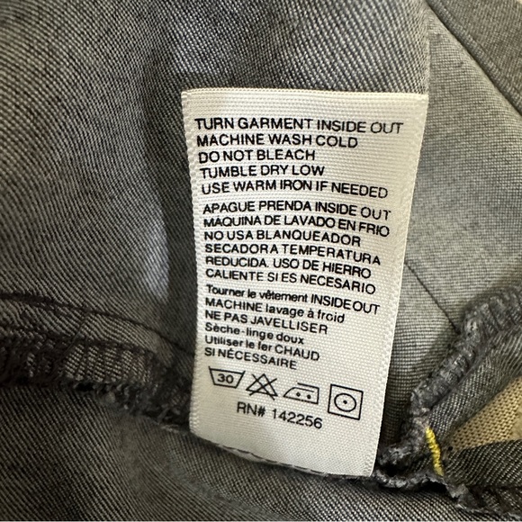 Figs Threads for Threads Scrub Top - Picture 6 of 6